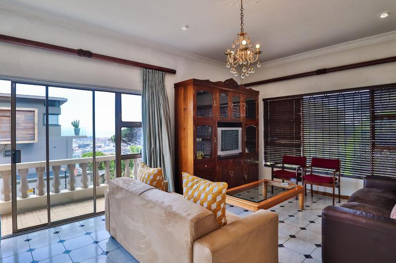 To Let 8 Bedroom Property for Rent in Walmer Estate Western Cape